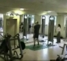 Funny Links - Dude Wipes Out in Weight Room