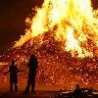 Cool Pictures - Huge Bonfire